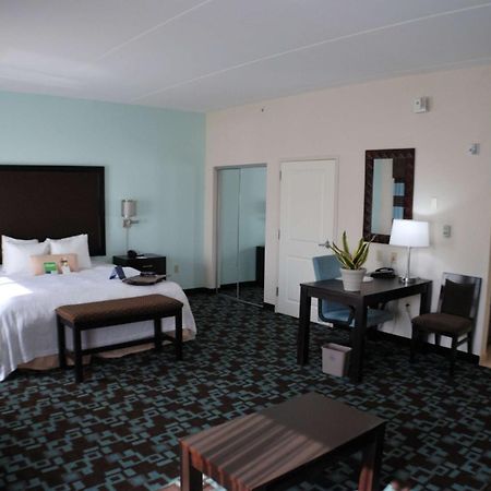 Hampton Inn & Suites Nashville At Opryland חדר תמונה