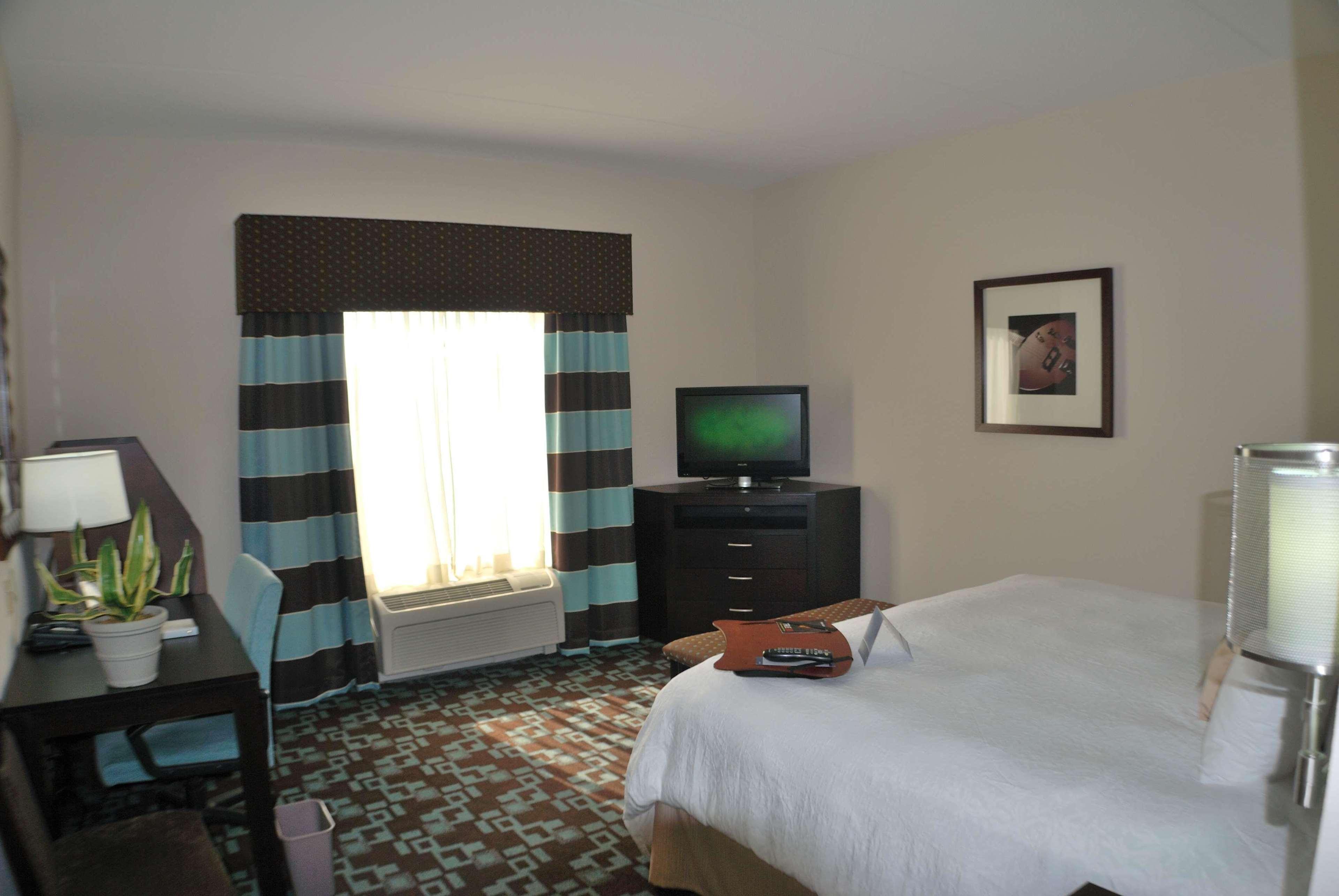 Hampton Inn & Suites Nashville At Opryland חדר תמונה