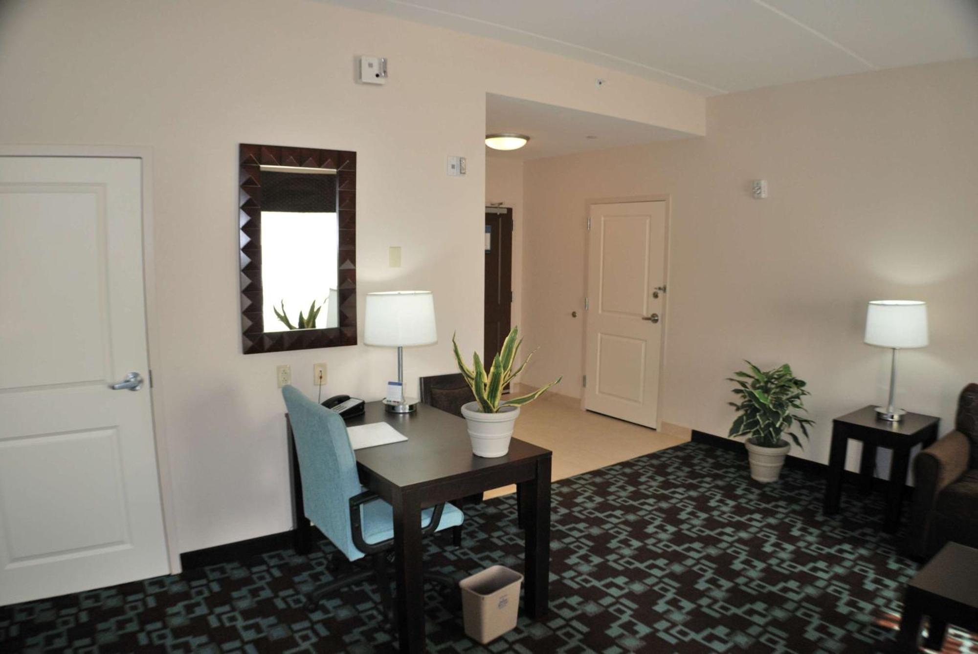 Hampton Inn & Suites Nashville At Opryland מראה חיצוני תמונה