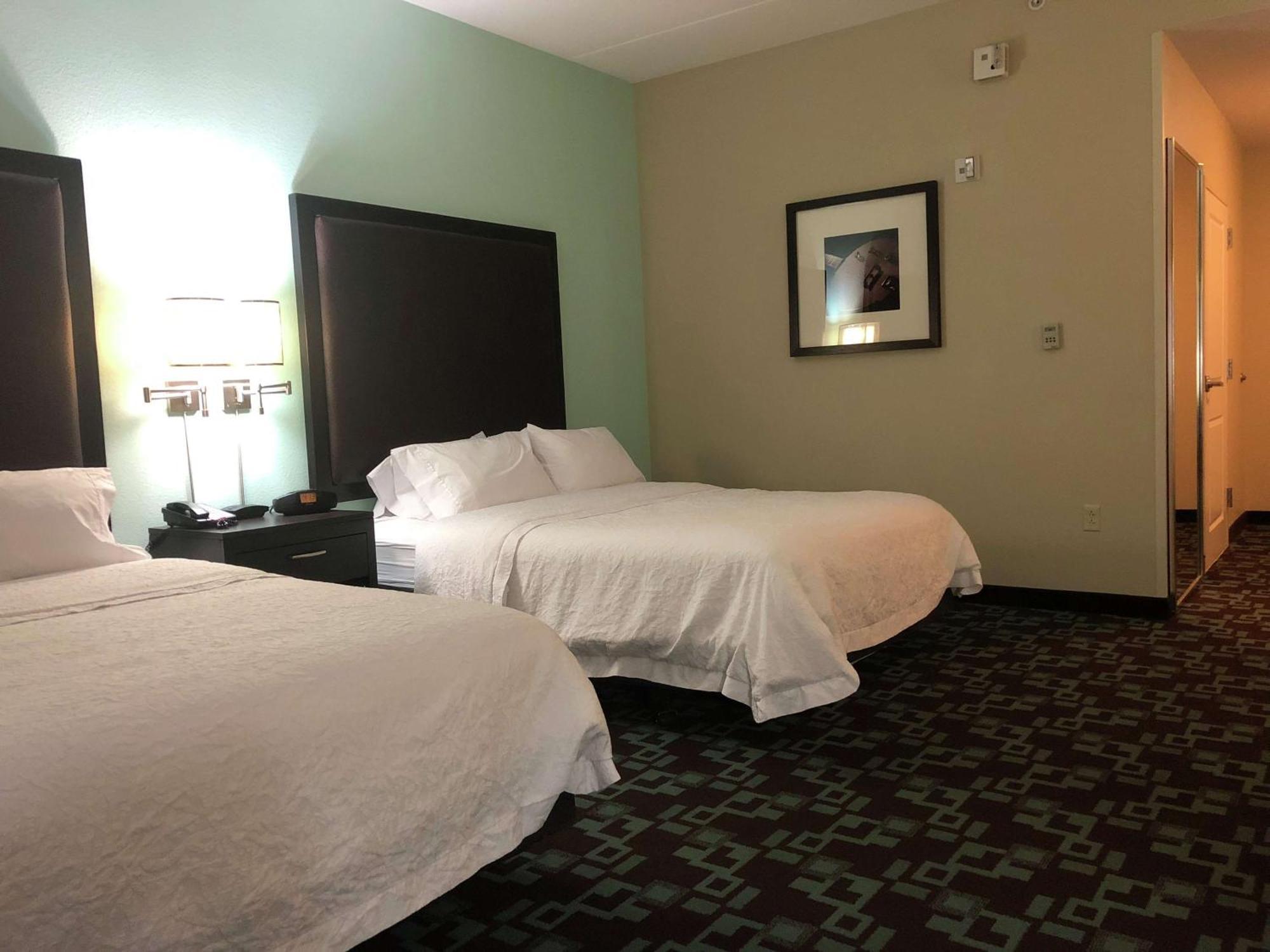 Hampton Inn & Suites Nashville At Opryland מראה חיצוני תמונה
