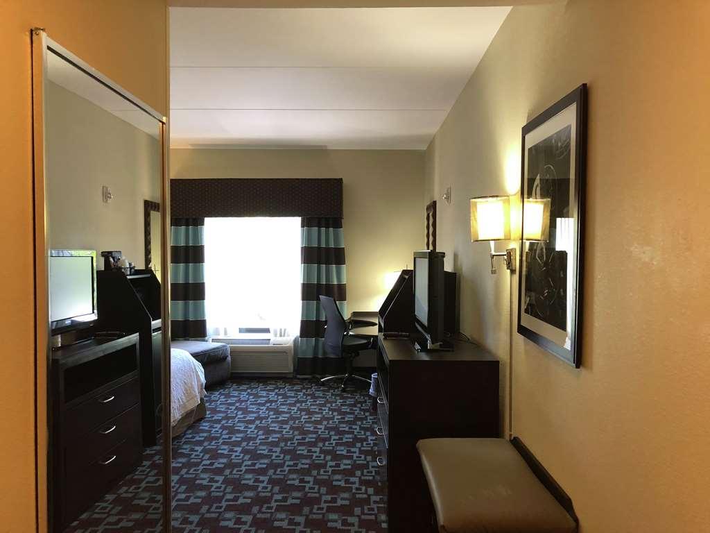 Hampton Inn & Suites Nashville At Opryland חדר תמונה