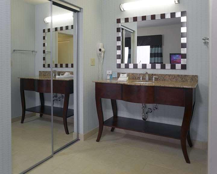 Hampton Inn & Suites Nashville At Opryland חדר תמונה
